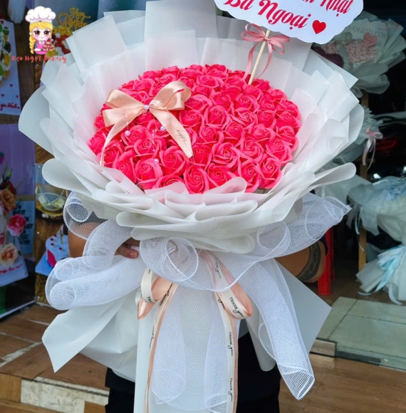 Hoa sáp mừng sinh nhật bà ngoại