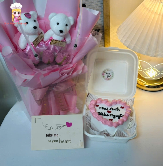 Bánh Bento đơn giản kèm hoa gấu tone hồng