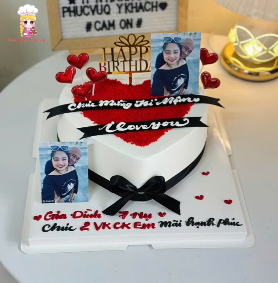 Mẫu bánh kem trái tim in hình toen đỏ rực