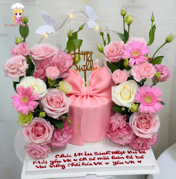 Bánh kem nơ hồng lớn kèm hot tươi 2025