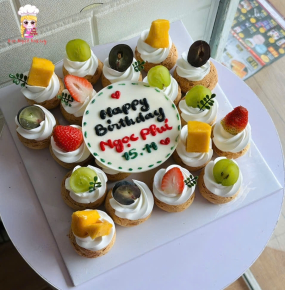 Bánh Kem và su dai mừng tặng bạn thân 