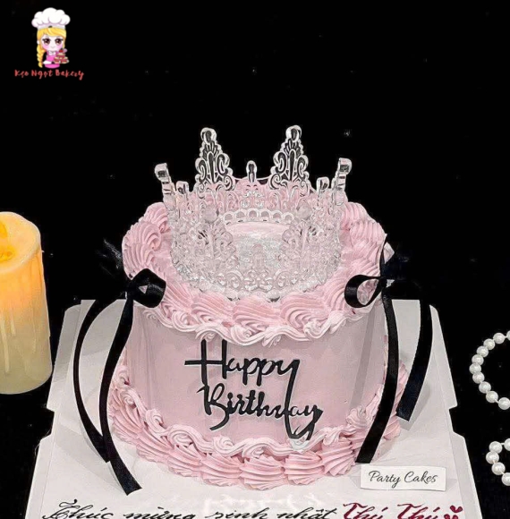 Bánh kem thổi kim tuyến bling bling hot tại Kẹo Ngọt tone hồng