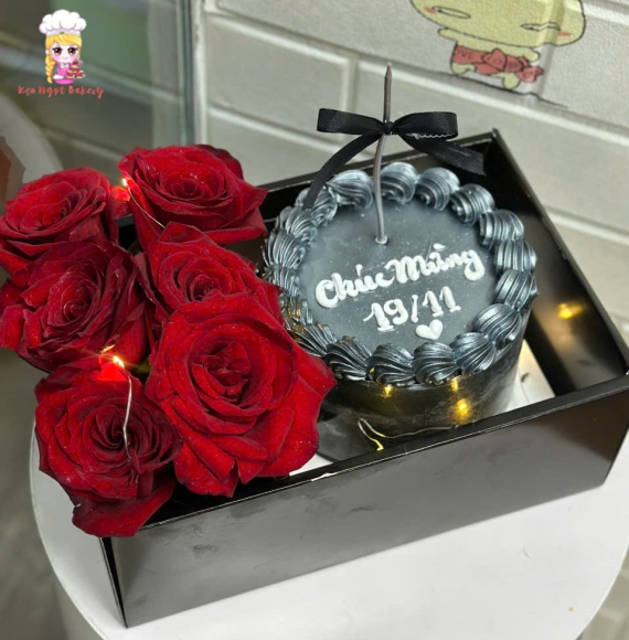 Sét hoa và bánh tặng toen đỏ đen