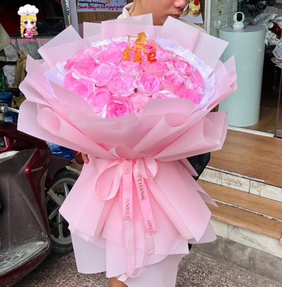 Bó hoa sáp tặng người mình thương tone hồng cho nữ