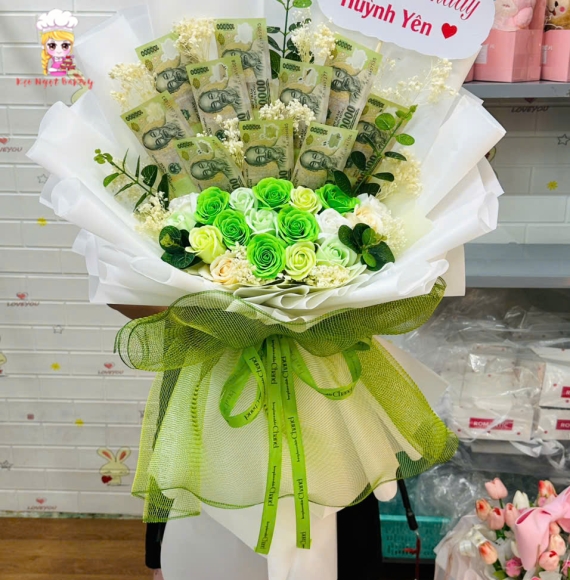 Hoa tiền dáng đứng tờ 100k siêu hot 2025