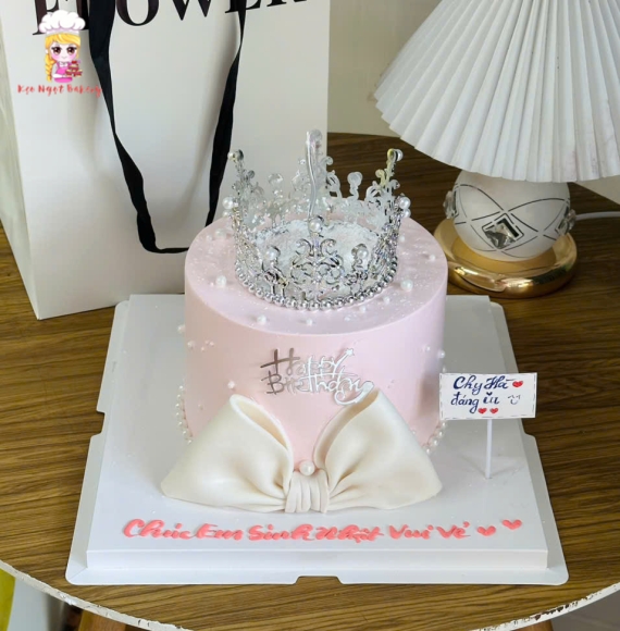 Bánh kem kim tuyến bling hot tại kẹo ngọt tone hồng