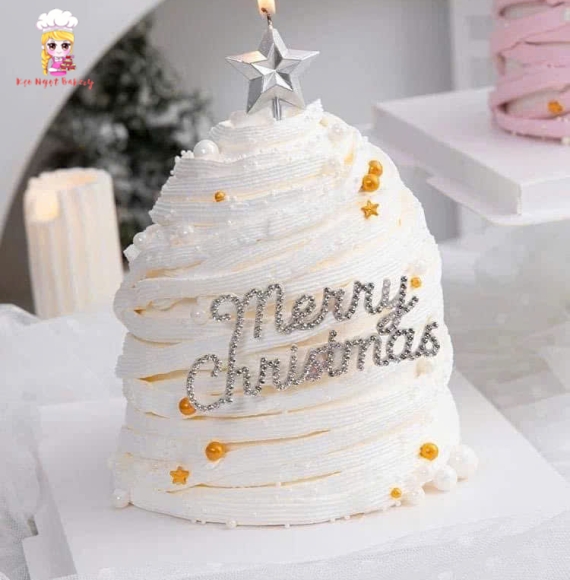 Mẫu bánh kem cây thông tone trắng
