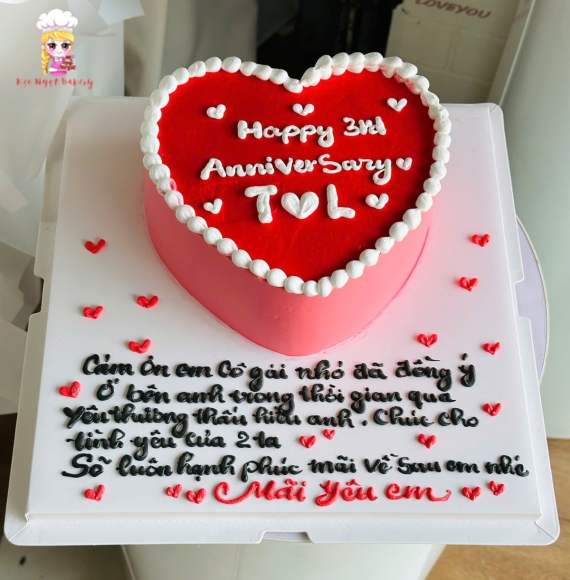 Bánh kem tone đỏ kỷ niệm yêu nhau