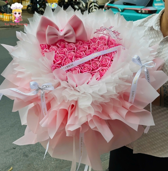 Mẫu bó hoa sáp trái tim tone hồng cao cấp hot Tại Cần Thơ