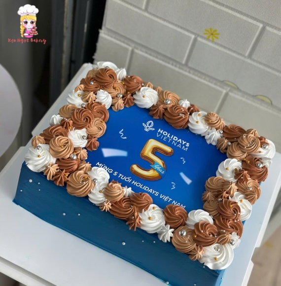 Bánh kem mừng kỷ niệm công ty