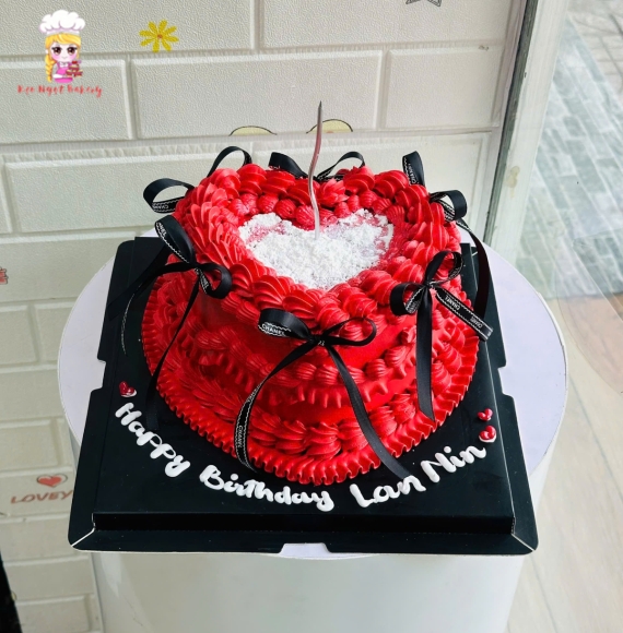 Bánh kem tone đỏ thổi kim tuyến sang trọng