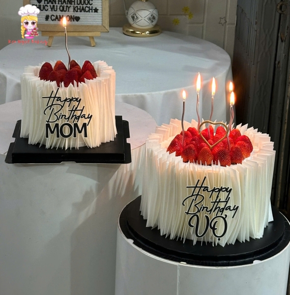 Bánh kem tone trắng mix dâu tây tặng 8/3 siêu hot