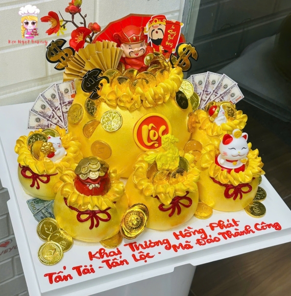 Bánh Kem Trang Trí Tiền Vàng