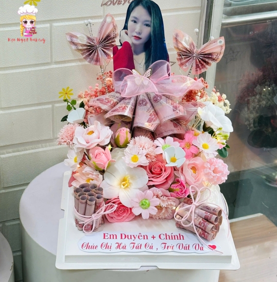 Bó hoa tiền tờ 50k tạo hình váy xòe công chúa