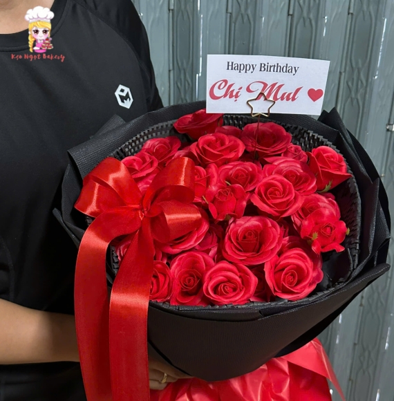 Bó hoa sáp tone đỏ tặng chị gái