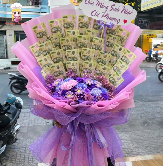 Bó hoa tiền tờ 100k tone tím 