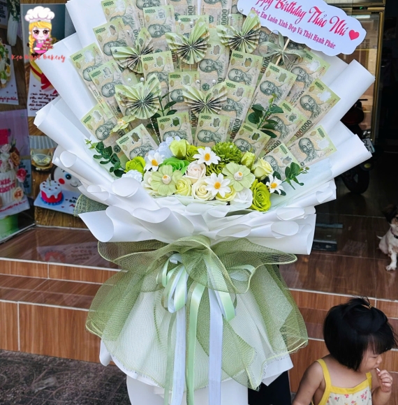 Bó hoa 100k trang trí theo yêu cầu tặng vợ yêu