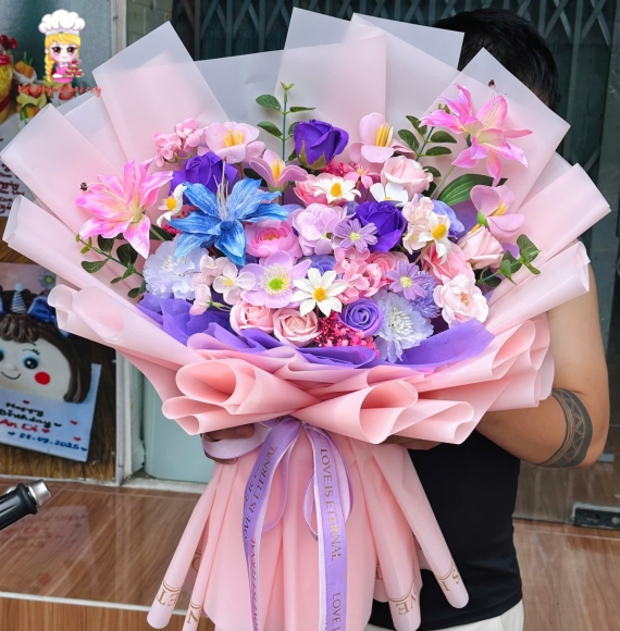 Bó hoa sáp làm theo yêu cầu tại Kẹo Ngọt