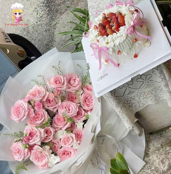 Bó hoa tươi tone hồng kết hợp bánh kem dâu hot tai tân phú