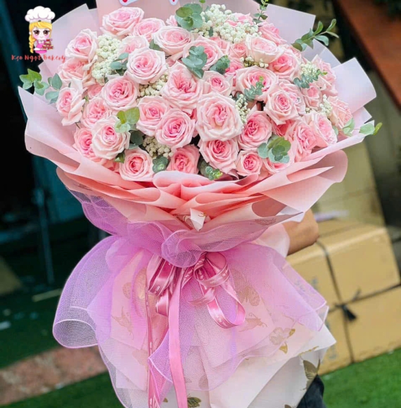 Bó hoa tươi tone hồng chúc mừng sinh nhật chị