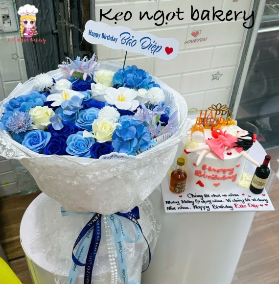 Hoa Sáp Giao Nhanh TP.HCM kết hợp bánh kem 