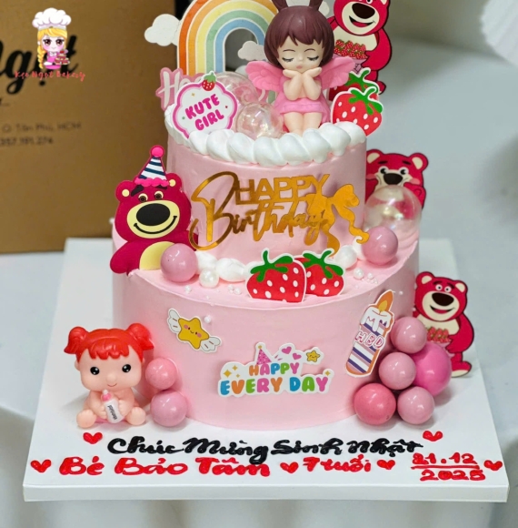 Bánh kem gấu dâu tặng các bé gái siêu hot 