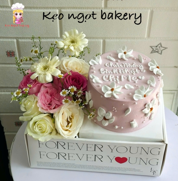 Set bánh kem tone hồng và hoa sáp tặng các cặp đôi 
