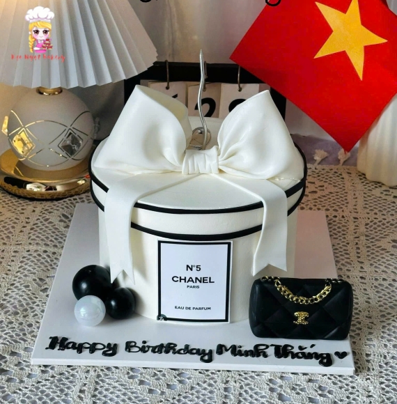 Bánh kem trang trí thương hiệu sang trọng 