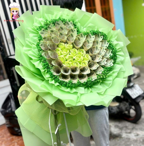 bó hoa tiền 100k hình trái tim 