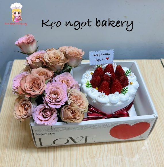 Sét bánh kem kèm hoa tươi siêu hot 