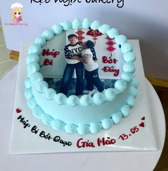 Bánh kem tone xanh in hình tặng gia đình 