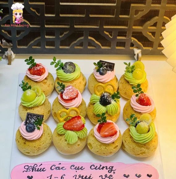 Bánh su dai mừng liên hoan cuối năm 