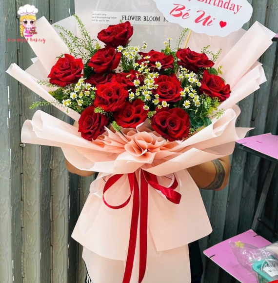 Bó hoa tone đỏ mừng sinh nhật  bạn thân 