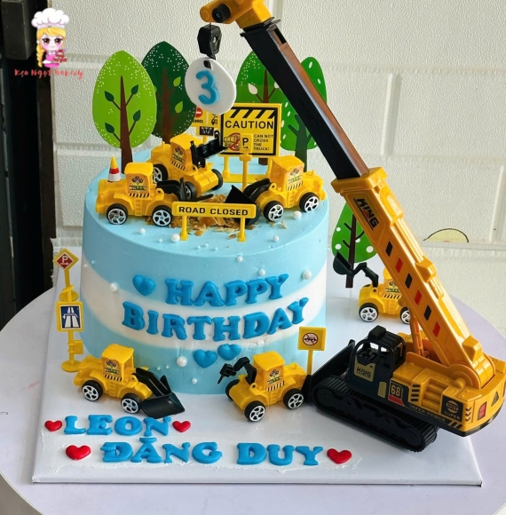 Bánh kem tặng bé trai yêu thích xe múc xe cẩu