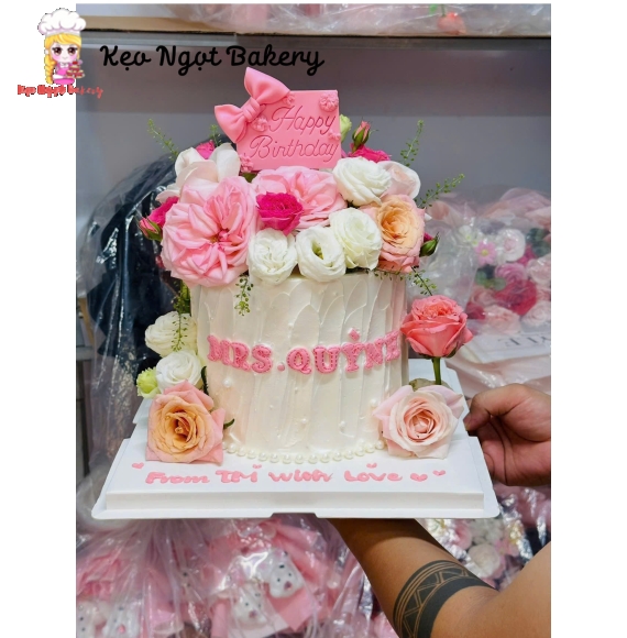 bánh kem trang trí hoa hồng tặng chị yêu 