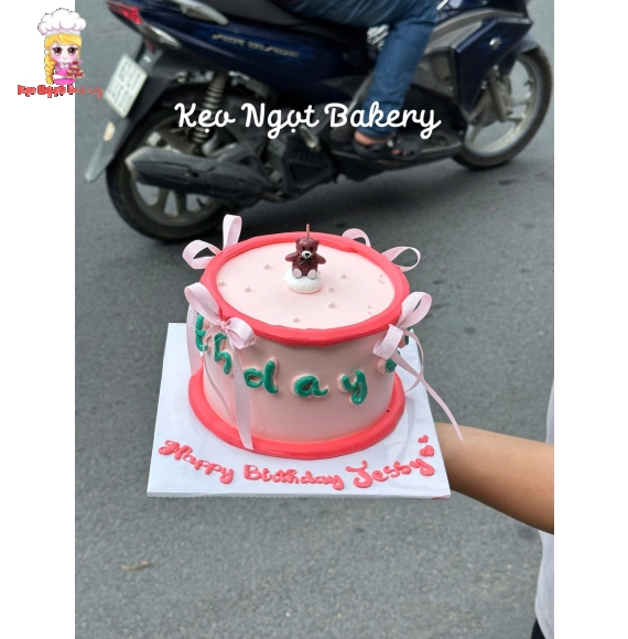 Bánh kem sinh nhật tone hồng tặng bạn nữ 