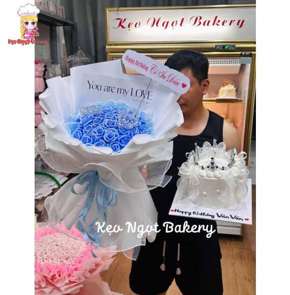 Combo bánh kem vương miệng và hoa sáp siêu hot 