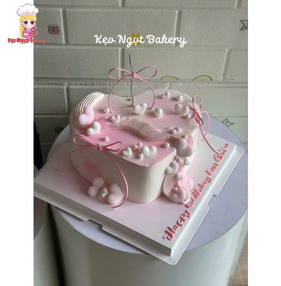 Bánh kem trái tim tone hồng kèm trái tim nhỏ siêu hot 