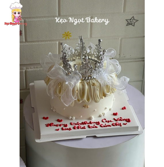 bánh kem vương miệng trang trí kim tuyến 