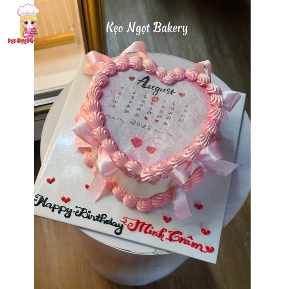 Bánh kem trái tim tone hồng trang trí theo yêu cầu 
