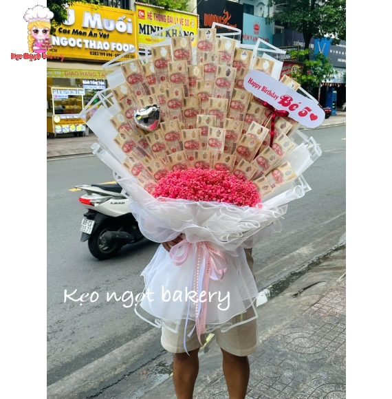 Bó hoa tiền 200k tặng vợ yêu 