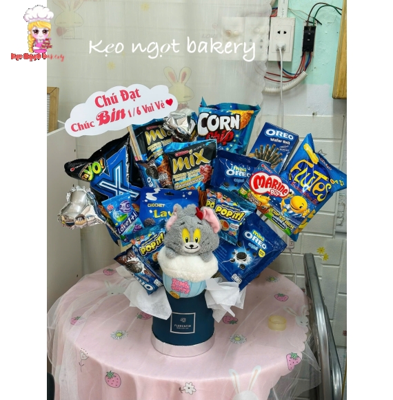 Mẫu hoa gấu mix với bánh kẹo tone xanh dành cho bé nam 