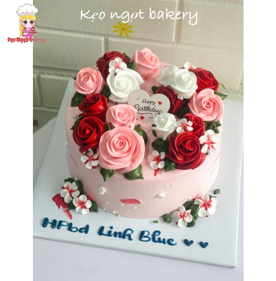 Bánh kem trang trí các đoá hoa tặng các bạn nữ 