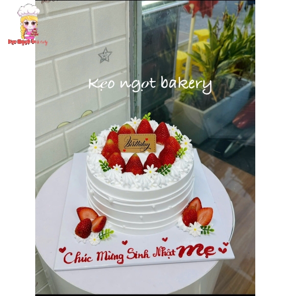 bánh kem trang trí dâu tây tặng mẹ yêu 