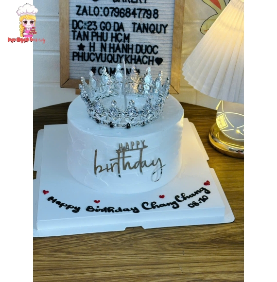 Bánh kem kim tuyến hot trend kèm vương niệm sang trọng 