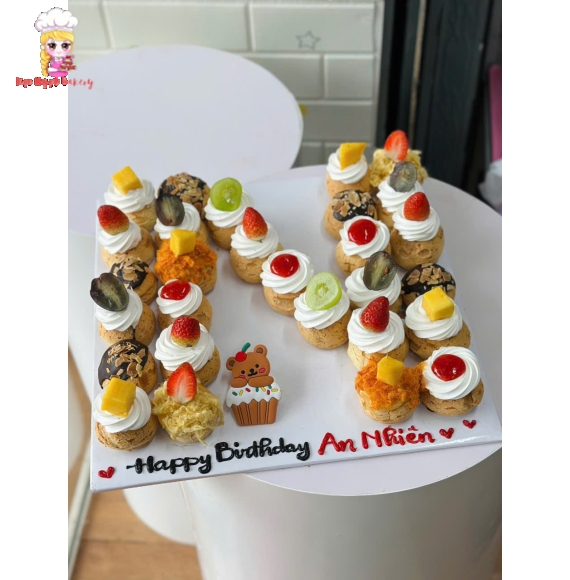 Su kem sinh nhật xếp theo chữ cái tên của chủ tiệc
