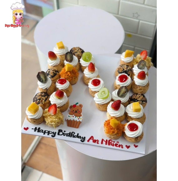 Su kem sinh nhật xếp theo chữ cái tên của chủ tiệc