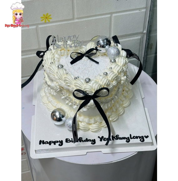 Bánh kem thổi kim tuyến bling bling hot tại Kẹo Ngọt kèm nơ đen