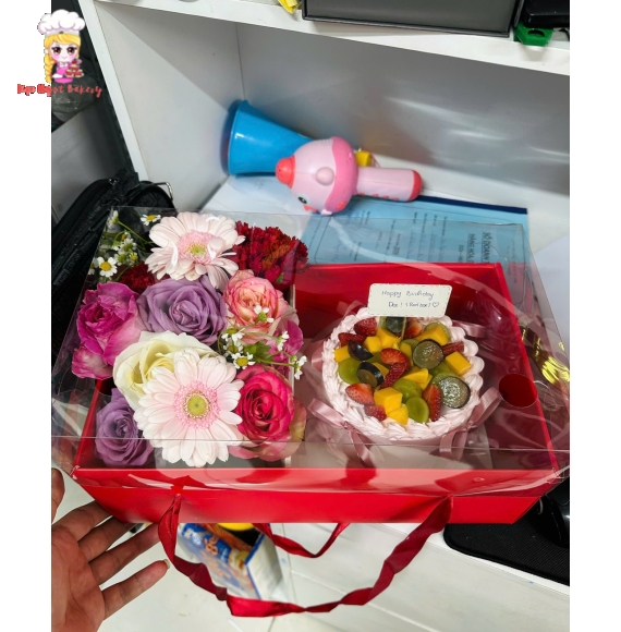 Combo hoa và bánh kem trái cây kèm hộp đỏ