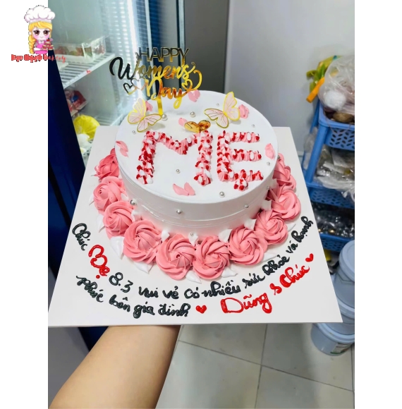 Bánh kem trang trí nơ hồng tặng mẹ